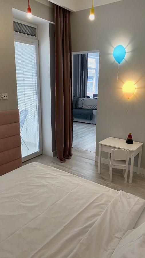 Towarowa Apartment *